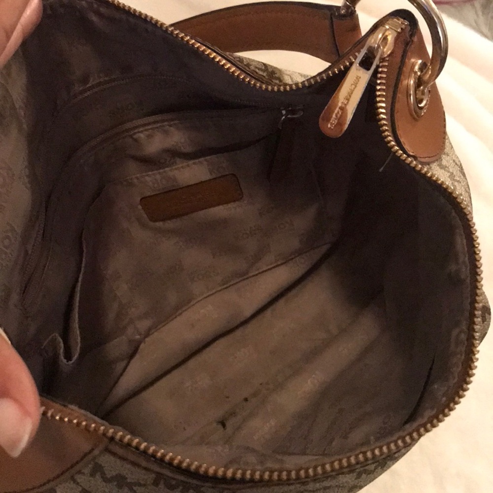 Michael Kors purse - Picture 5 of 6